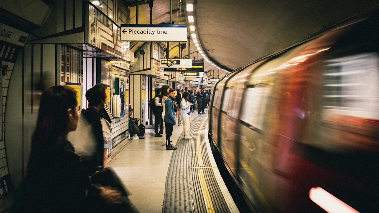 A Simple Guide to Travelling on the London Underground
