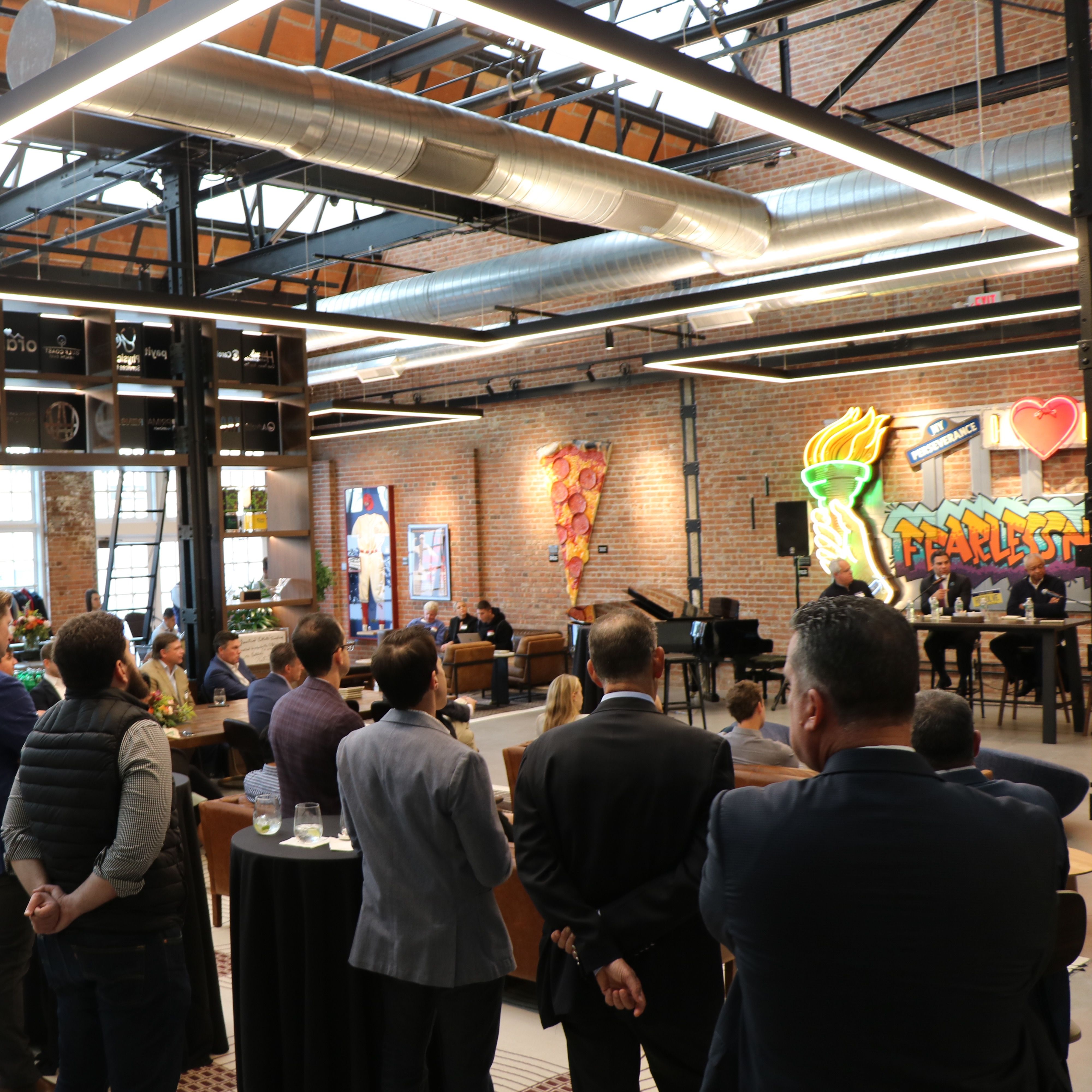 Two Bridge hosted an incubator event for CEOs, investors, and founders featuring a roundtable discussion with Francis Suarez, Mayor of Miami, and E. Stanley O'Neal, Investor and former CEO of Merrill Lynch.