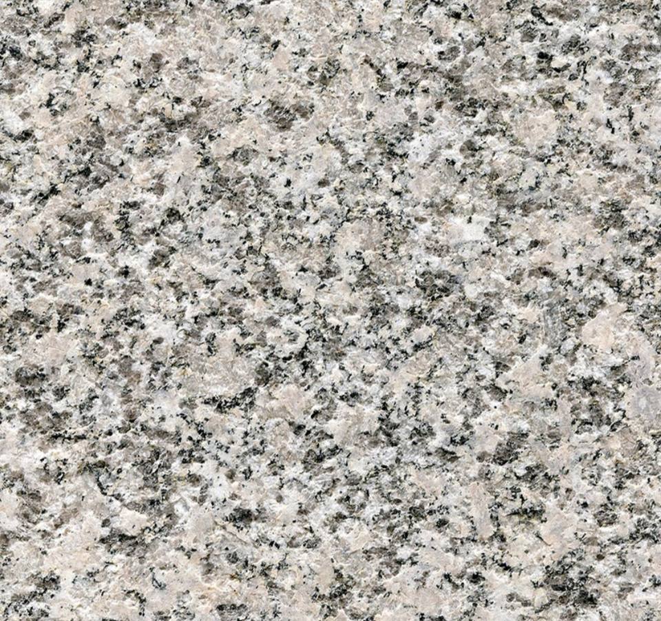 ألواح جرانيت G602 Sesame White بتشطيب محروق بالنار، تتميز ببنية حبيبية رمادية بيضاء طبيعية، وسطح خشن مقاوم للانزلاق ومتانة عالية للمشاريع المعمارية وتنسيق الحدائق والرصف الخارجي.