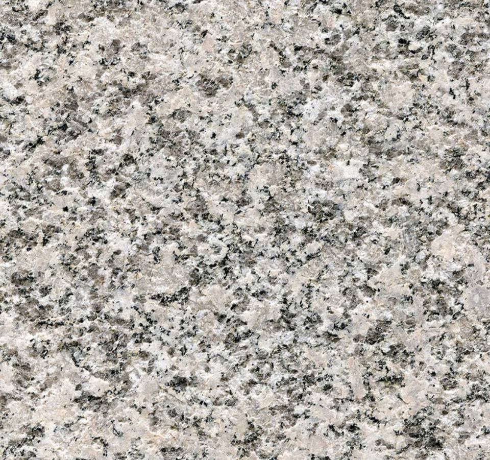 ألواح جرانيت G602 Sesame White بتشطيب محروق بالنار، تتميز ببنية حبيبية رمادية بيضاء طبيعية، وسطح خشن مقاوم للانزلاق ومتانة عالية للمشاريع المعمارية وتنسيق الحدائق والرصف الخارجي.