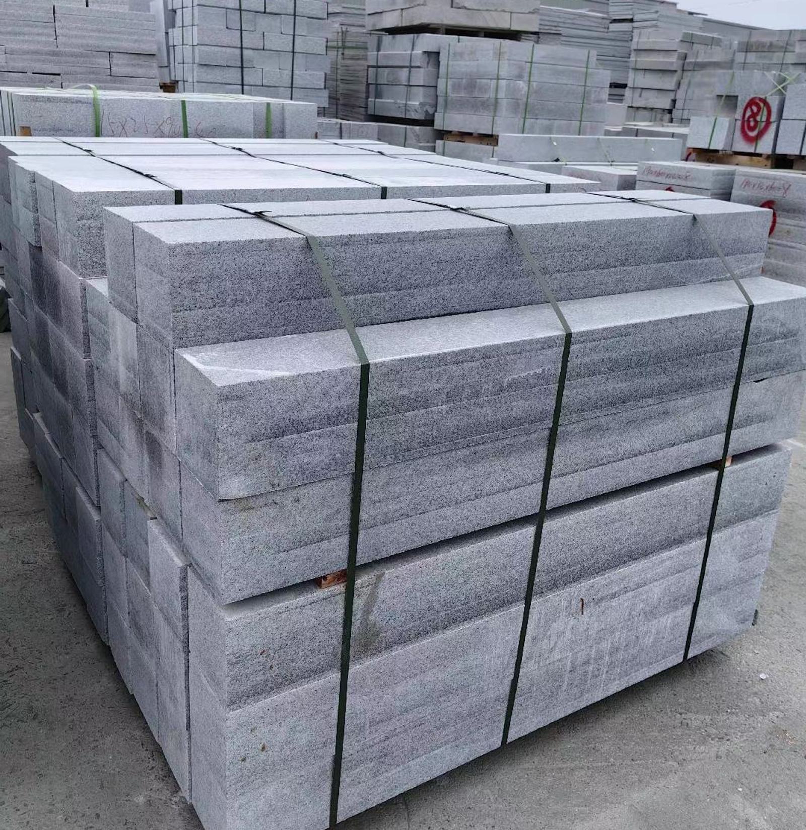 G602 Sesame Grey Granite Kerbstone