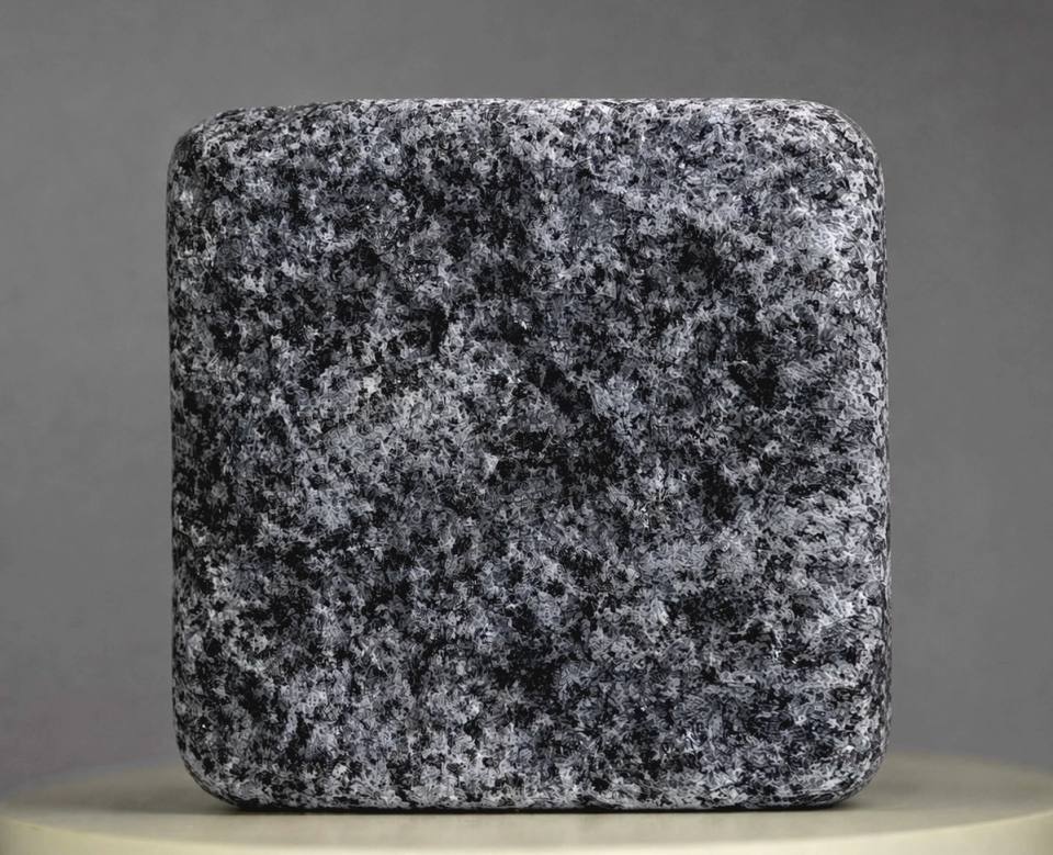 Deep Sapphire antike Granitpflastersteine mit einzigartiger blau-grauer Kristallstruktur und natürlichen Kontrasten für hochwertige Landschaftsgestaltung
