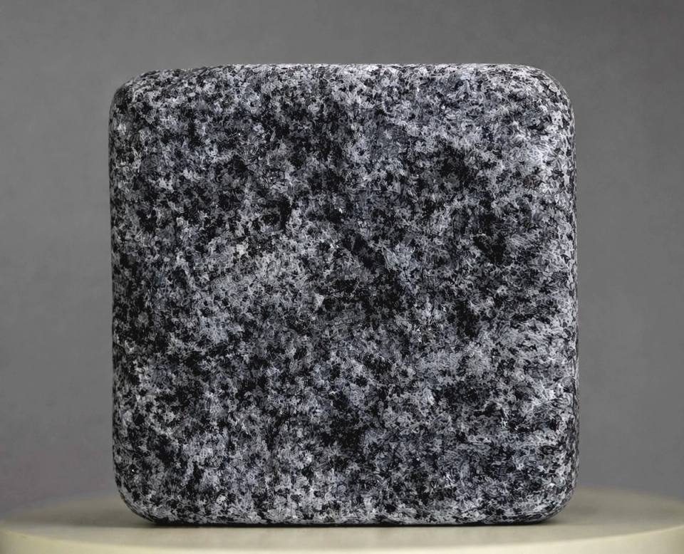 Deep Sapphire antike Granitpflastersteine mit einzigartiger blau-grauer Kristallstruktur und natürlichen Kontrasten für hochwertige Landschaftsgestaltung