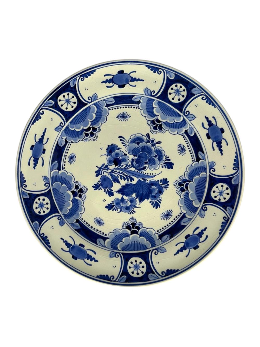 Porceleyne Fles Plate with Stylized Flowers
