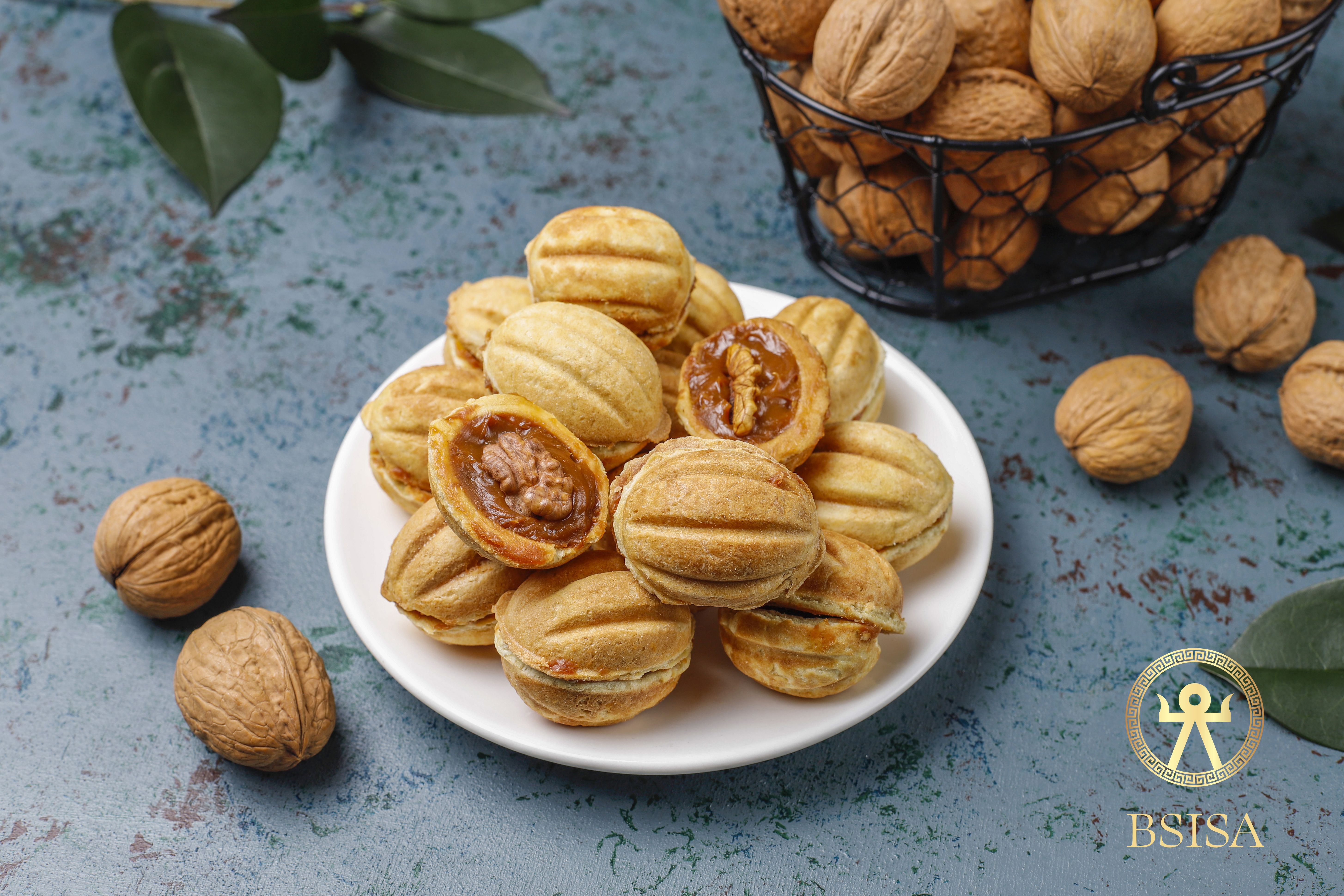 Cover Image for Revisited Oreshki : The Dulce De Leche filled Walnut Shaped Bsisa Cookies