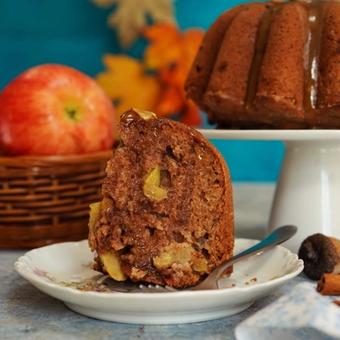Cover Image for Whole Grains Apple Cake