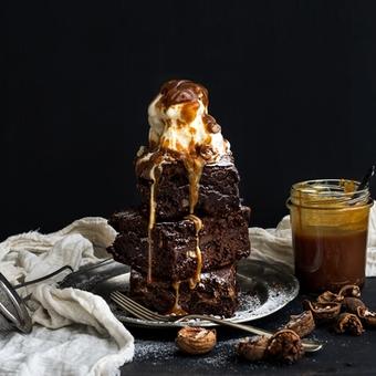 Cover Image for Vegan Fudgy Bsisa Brownies  