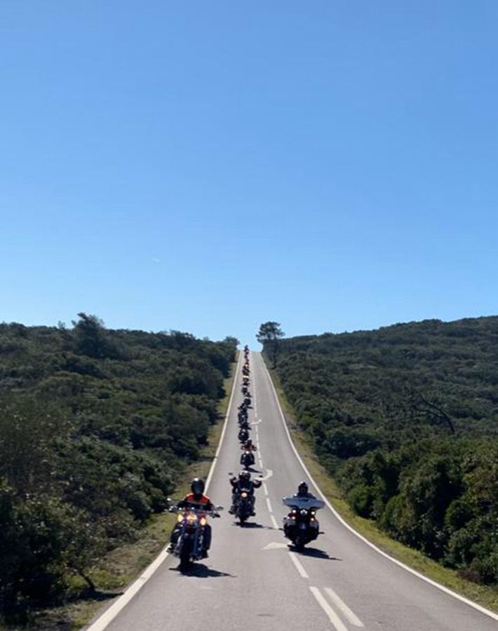 Road Team do Lisboa Chapter em passeio, em coluna na estrada