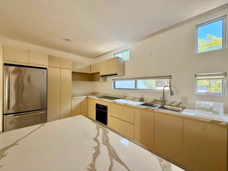 Spacious Ground-Floor Condo image 7 of 16
