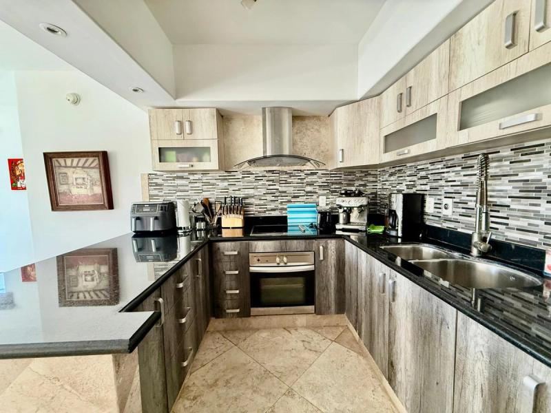 Luna Maya condo For Sale image 17 of 28