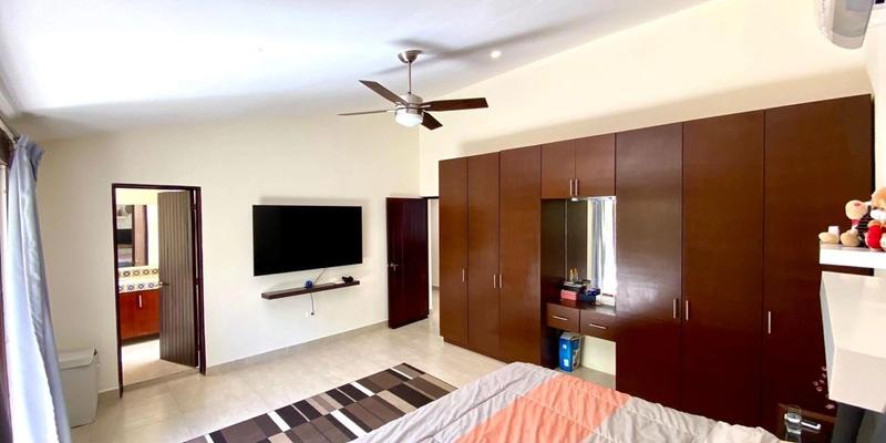 4 Bedroom Villa in Playacar  image 22 of 28