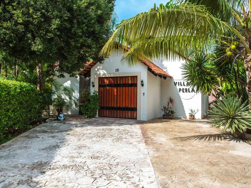 Villa Perla Elegant Single Story image 21 of 28