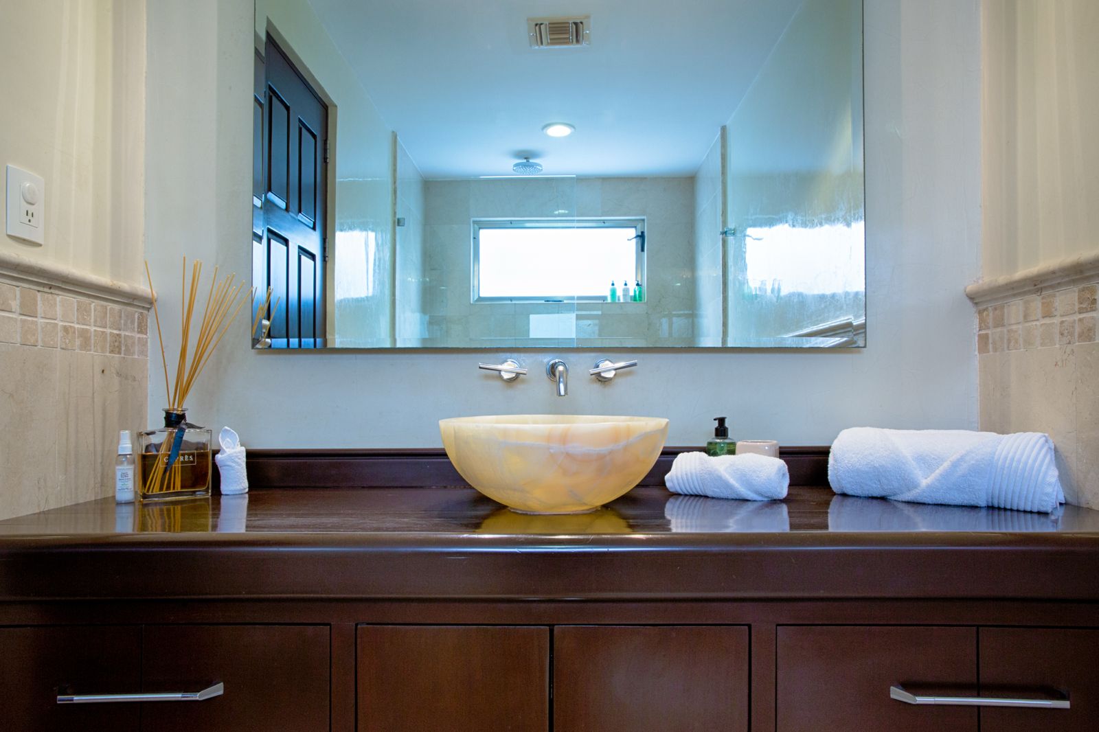 Villa Turquesa Beach Front  image 7 of 26