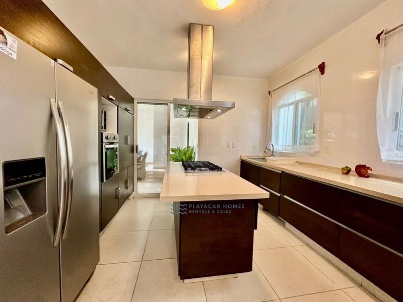 Spacious Villa Playacar image 18 of 43