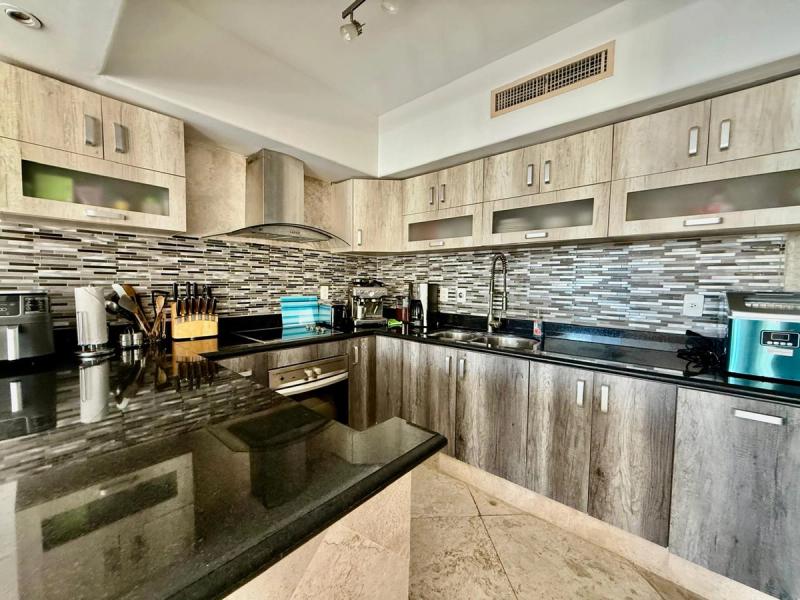 Luna Maya condo For Sale image 16 of 28