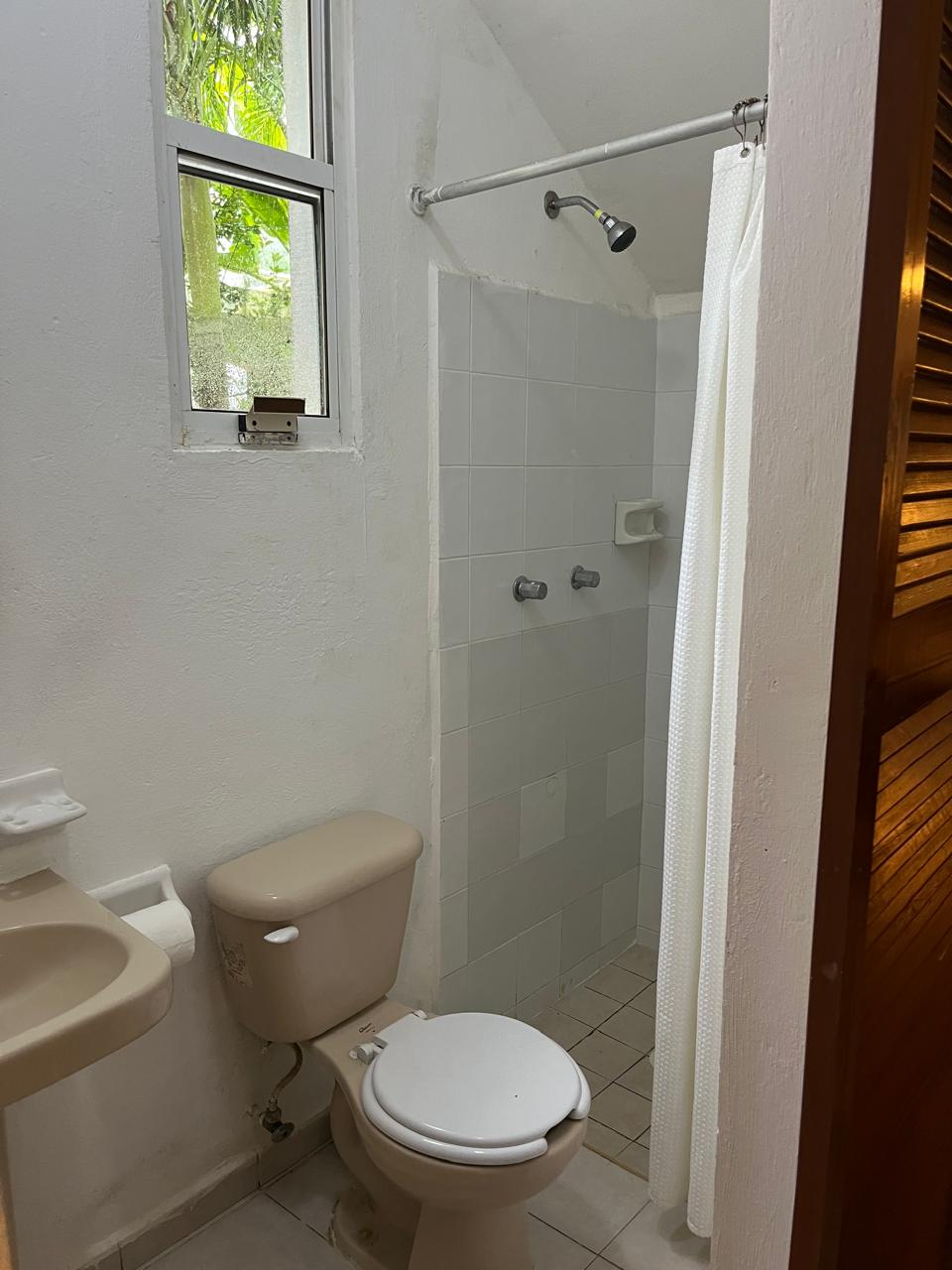 Charming 2-Bedroom Garden House image 4 of 13