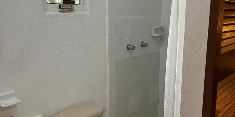 Charming 2-Bedroom Garden House image 4 of 13