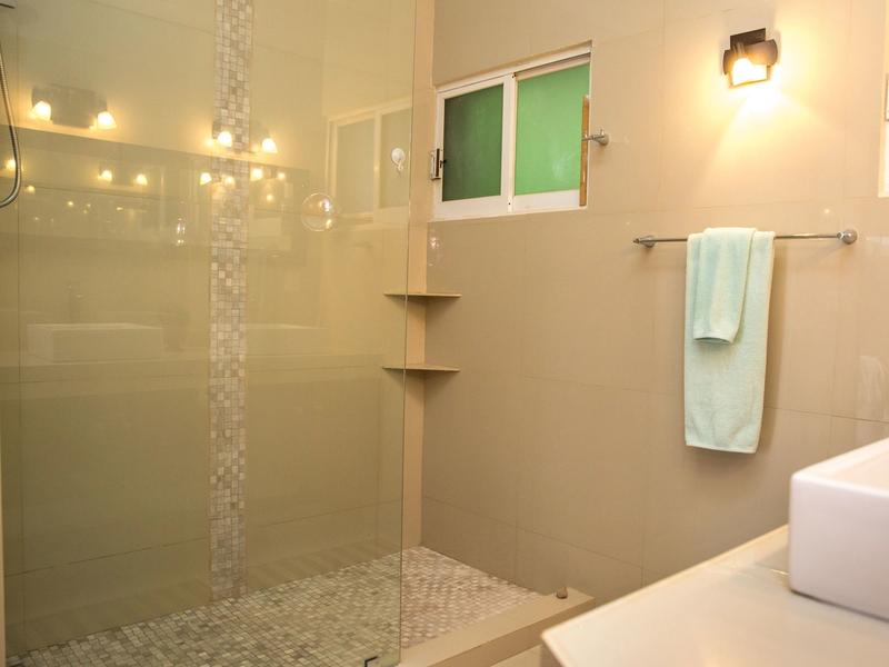 Villa Perla Elegant Single Story image 9 of 28