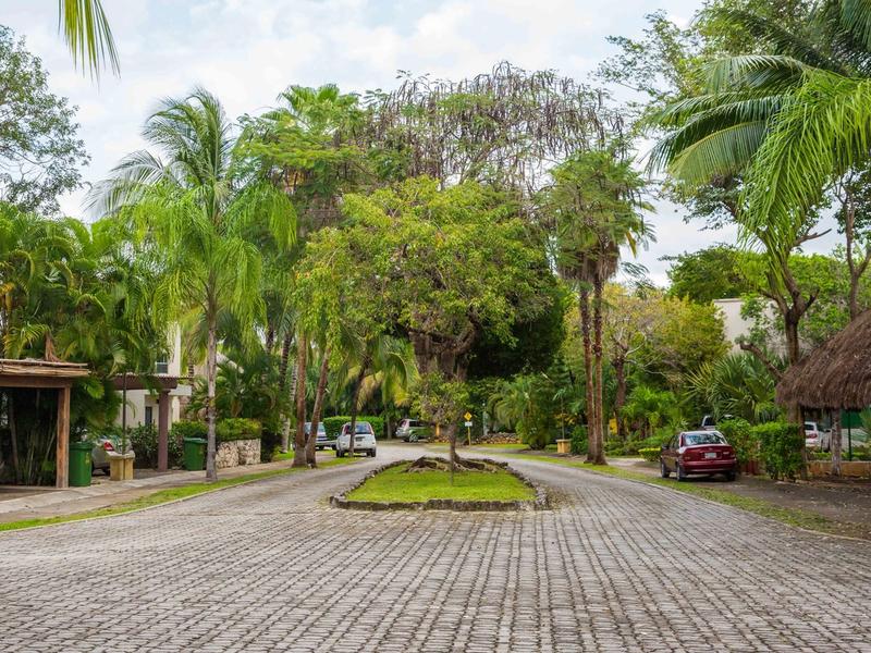 Villa Perla Elegant Single Story image 13 of 28