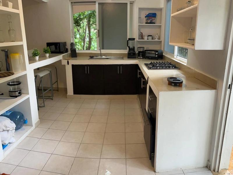 Charming 2-Bedroom Garden House image 2 of 13