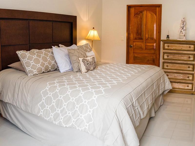 Villa Perla Elegant Single Story image 8 of 28