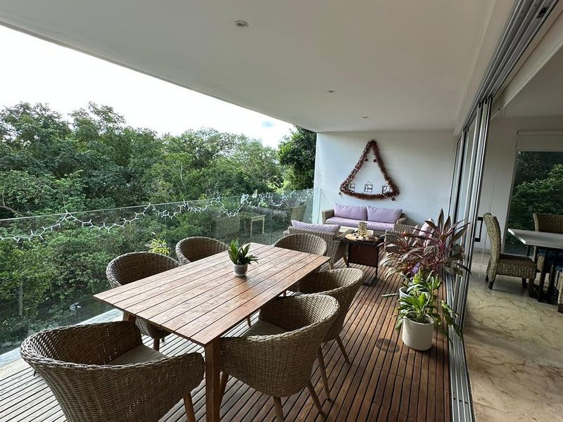 Penthouse de lujo image 2 of 13