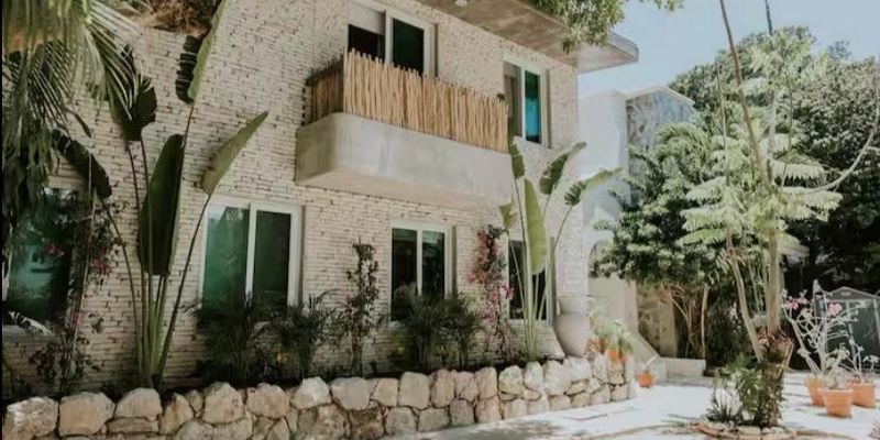 Gorgeous Club Real House  image 4 of 60