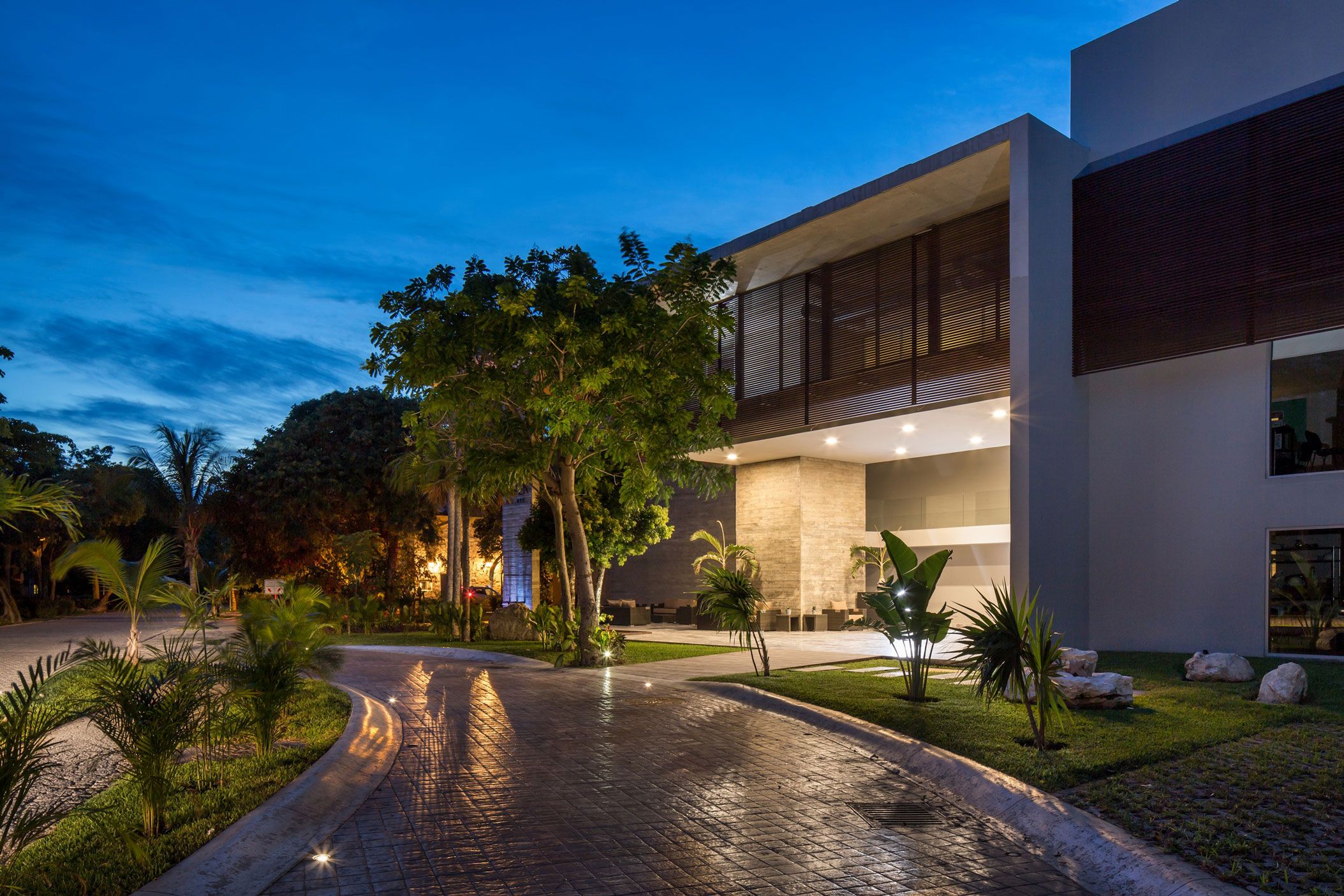 Vaiven Del Mar image 1 of 14