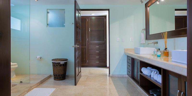 Villa Turquesa Beach Front  image 14 of 26