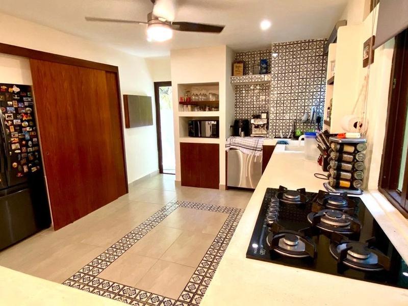 4 Bedroom Villa in Playacar image 7 of 28