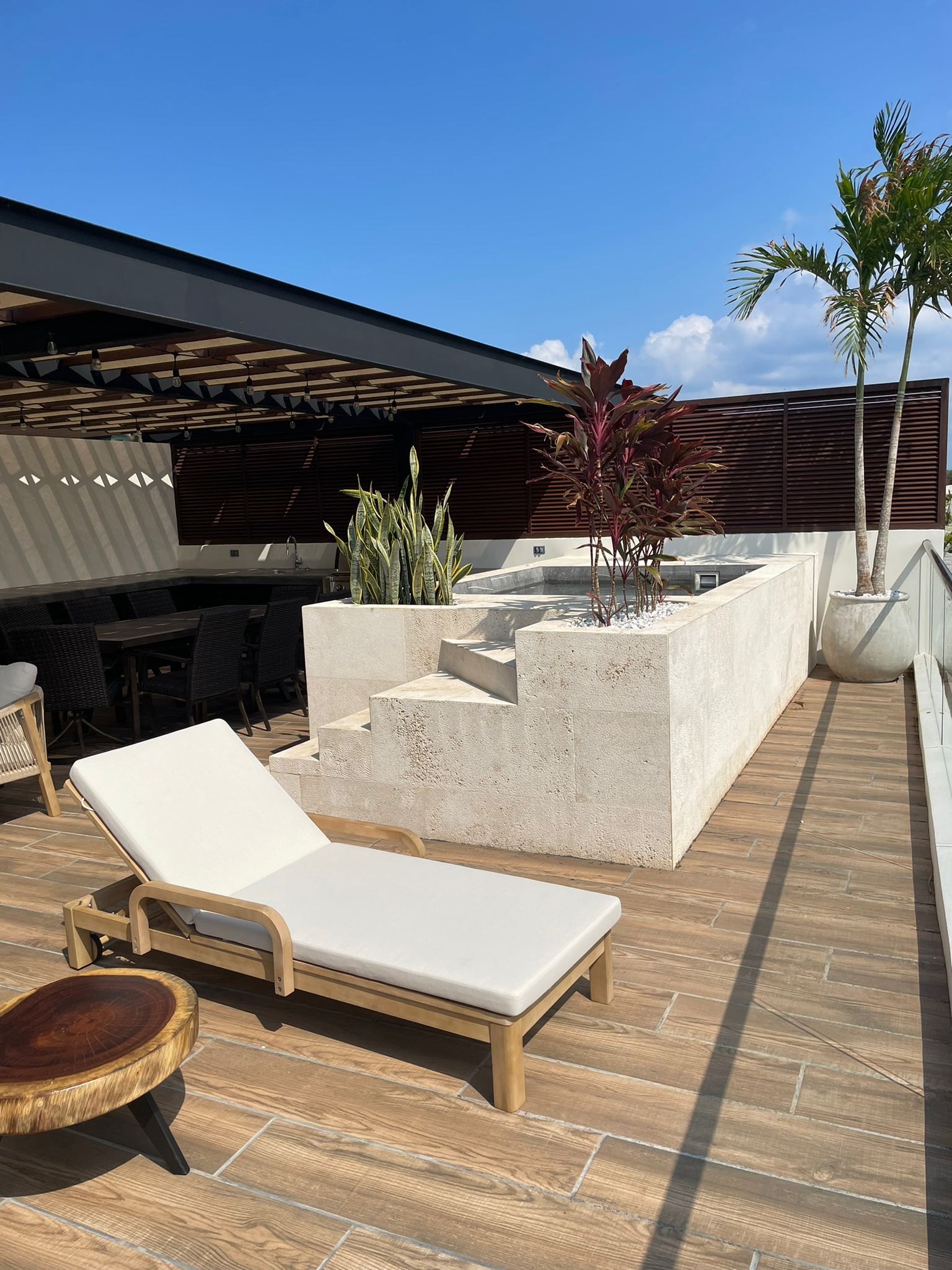 AWA Luxury Penthouse 3 Bdrm image 16 of 19