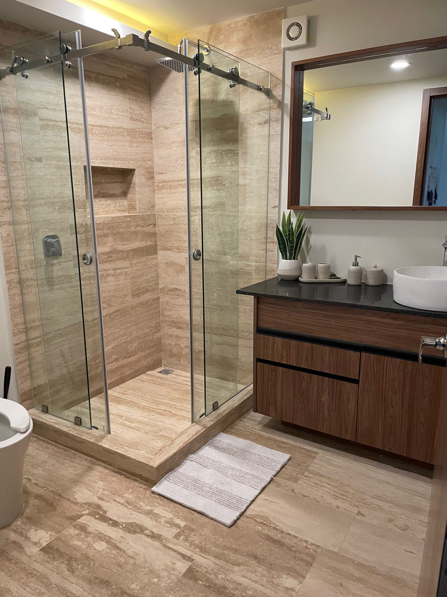 AWA Luxury Penthouse 3 Bdrm image 15 of 19