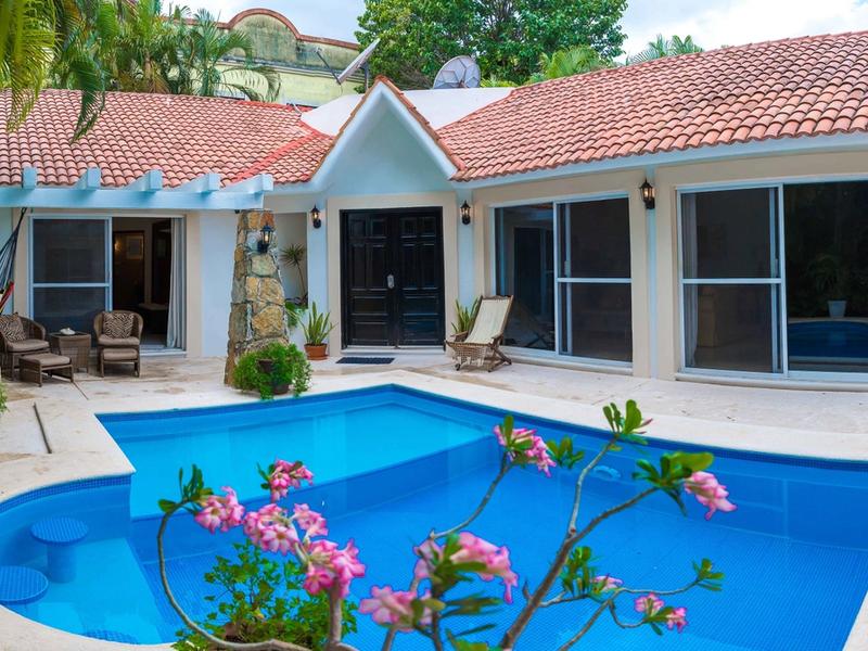 Villa Perla Elegant Single Story image 10 of 28