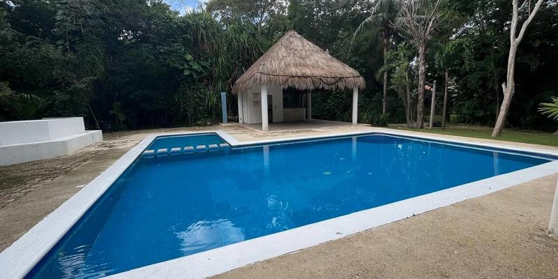 Charming 2-Bedroom Garden House image 11 of 13