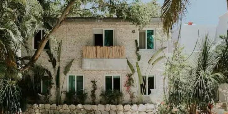 Gorgeous Club Real House  image 1 of 60