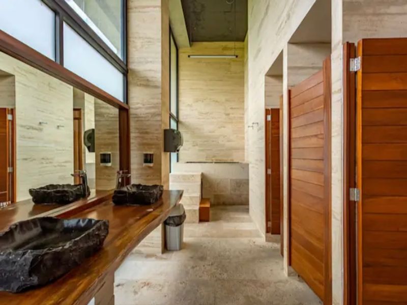 AWA Luxury 3 Beds Apartment image 9 of 51