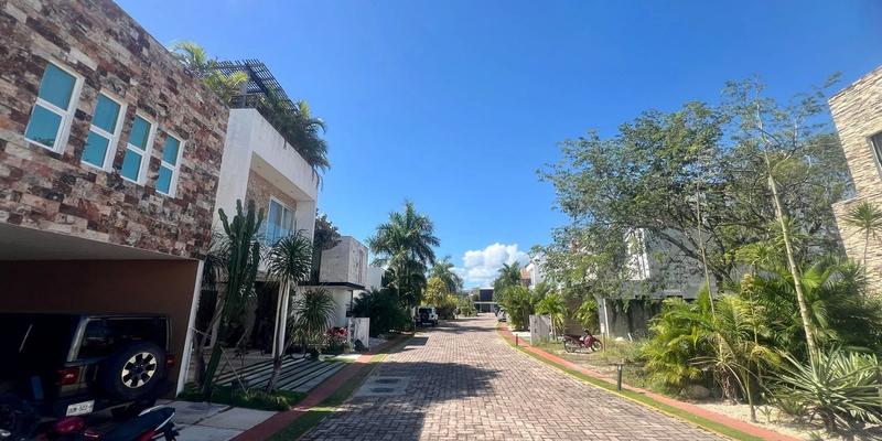 Modern 3 Beds Villa in Bambu image 2 of 29