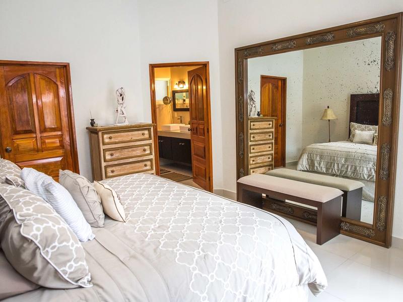 Villa Perla Elegant Single Story image 6 of 28