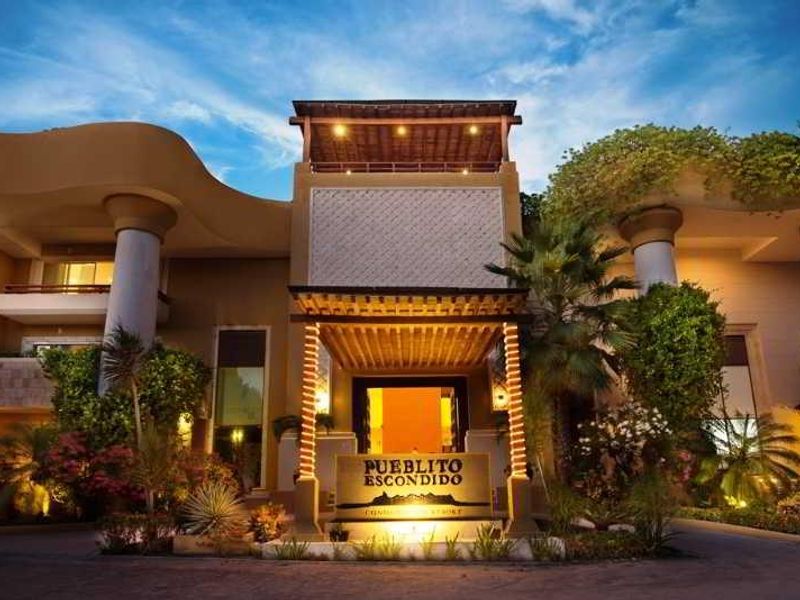 Pueblito Escondido Beach Condo image 7 of 30