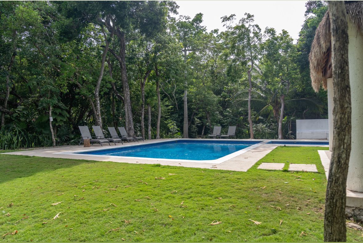 Club Real House  image 7 of 8