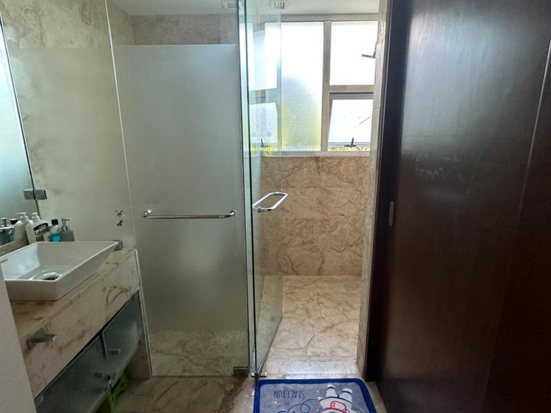 Penthouse de lujo image 6 of 13