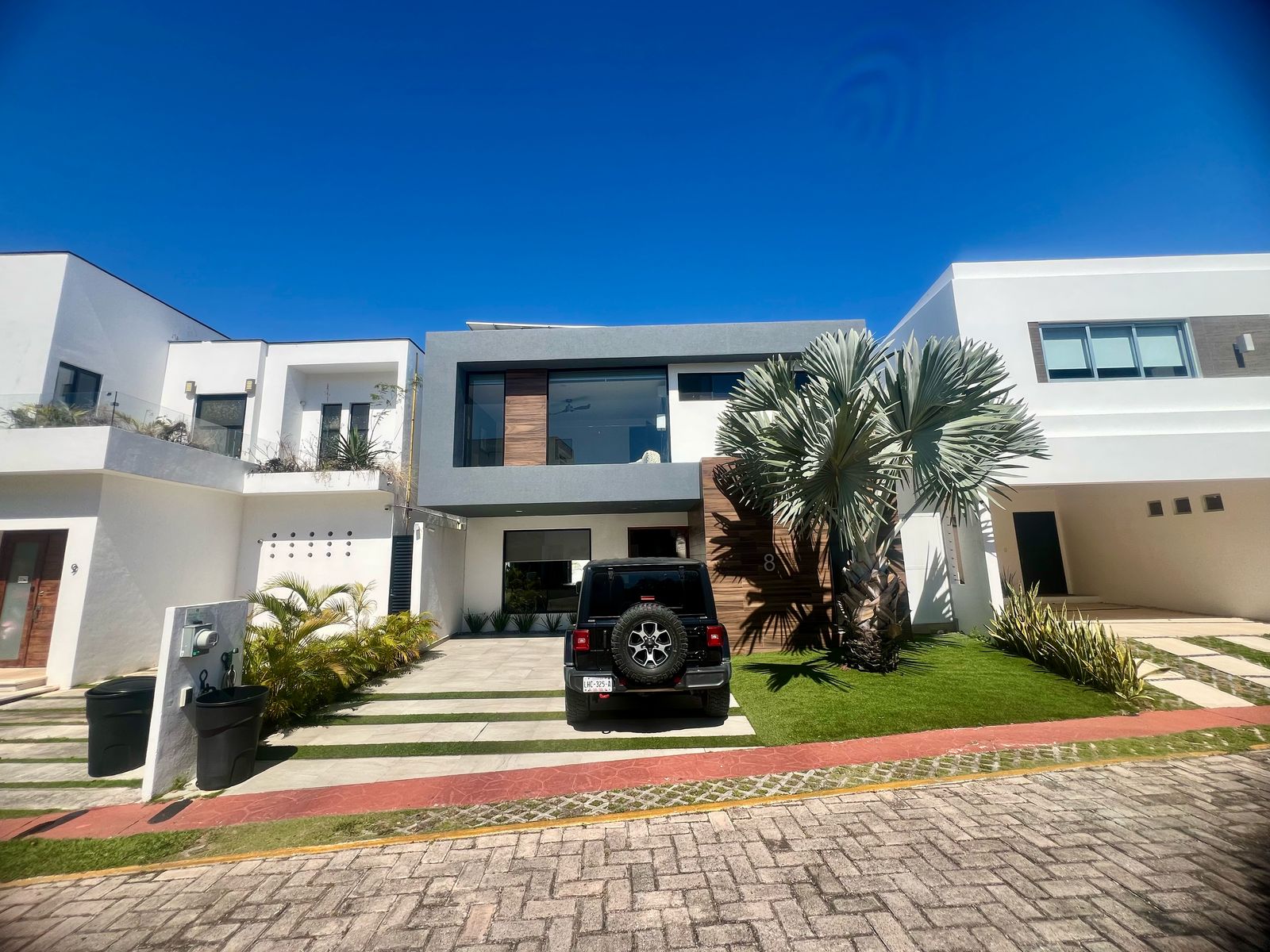 Modern 3 Beds Villa in Bambu image 1 of 29