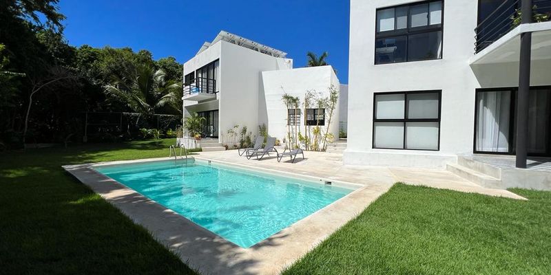 Uxmal Modern Condo  image 12 of 13