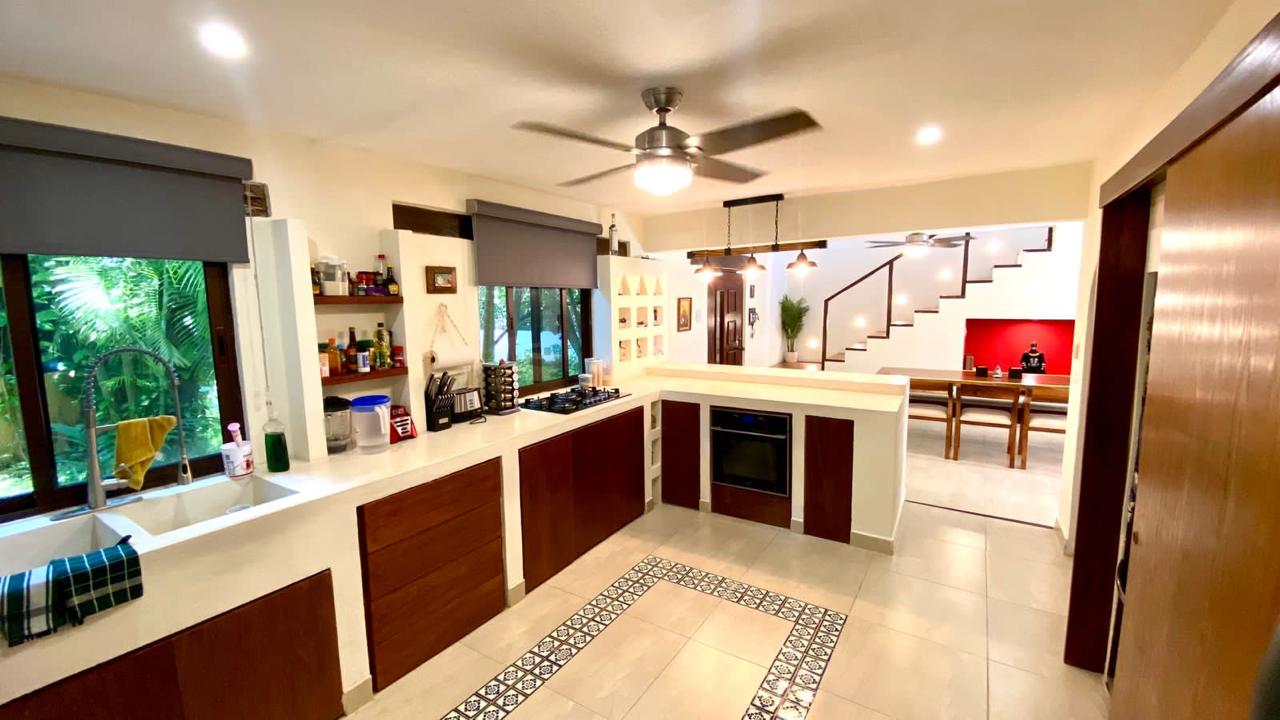 4 Bedroom Villa in Playacar  image 8 of 28