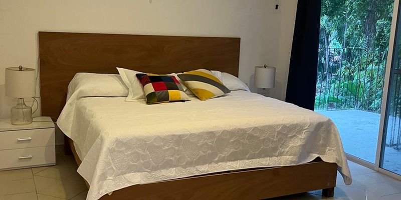 Charming 2-Bedroom Garden House image 10 of 13