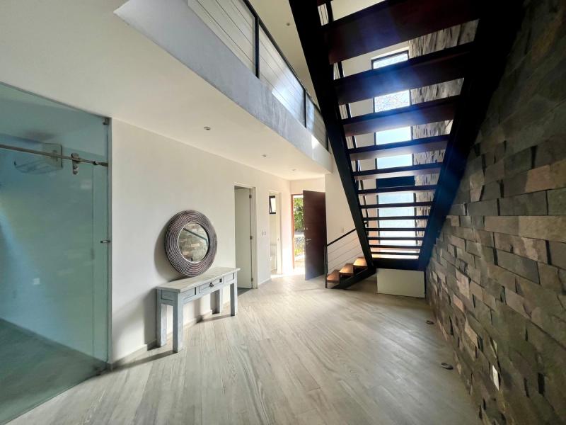 Club Real Modern Villa for rent image 6 of 22