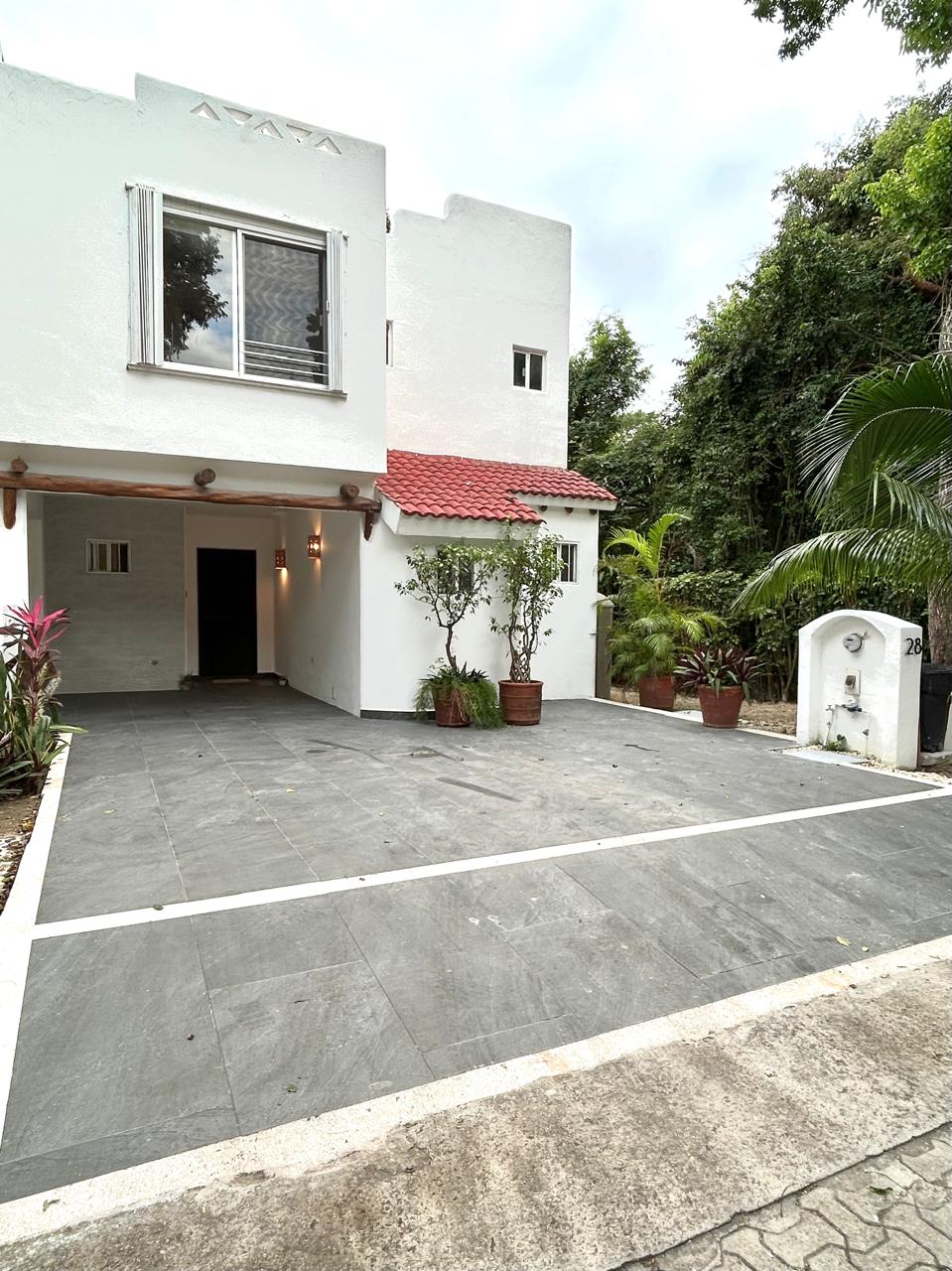 Playacar 3 Bedroom Townhouse image 1 of 16