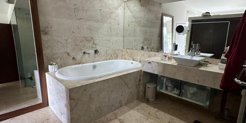 Penthouse de lujo image 8 of 13