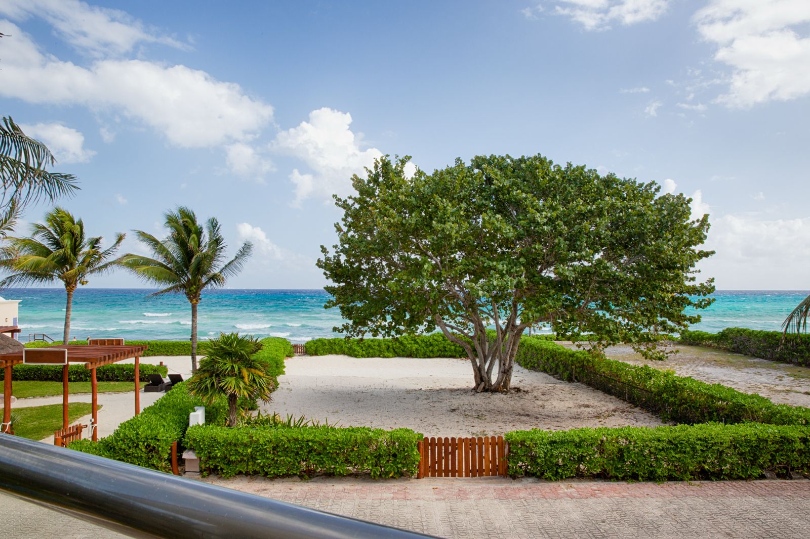 Villa Turquesa Beach Front  image 24 of 26