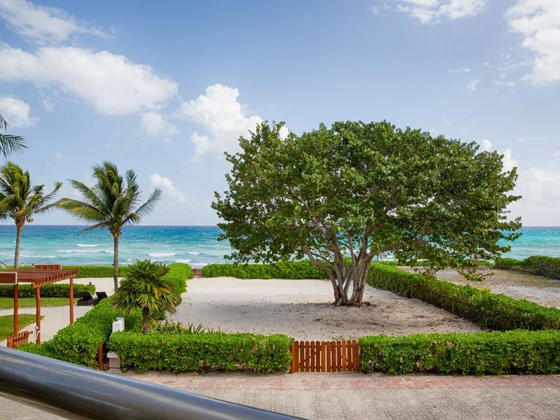 Villa Turquesa Beach Front image 24 of 26